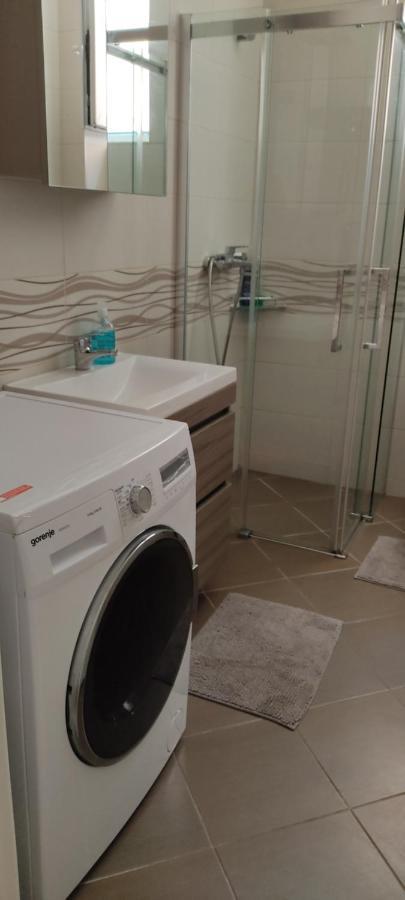 Apartment Leonis Belgrado Esterno foto